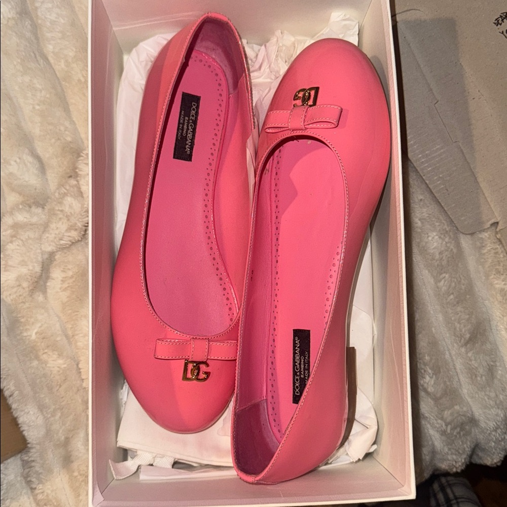 Dolce & Gabbana Vibrant Pink Flats with Bow